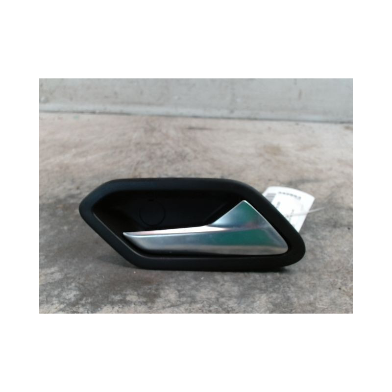 POIGNEE INTERIEURE PORTE AVANT DROIT DACIA SANDERO 2008-