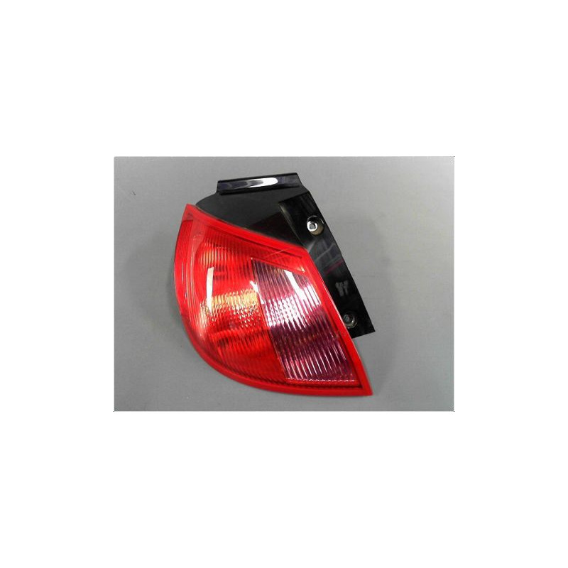 FEU ARRIERE GAUCHE  MITSUBISHI COLT CZ 2005-