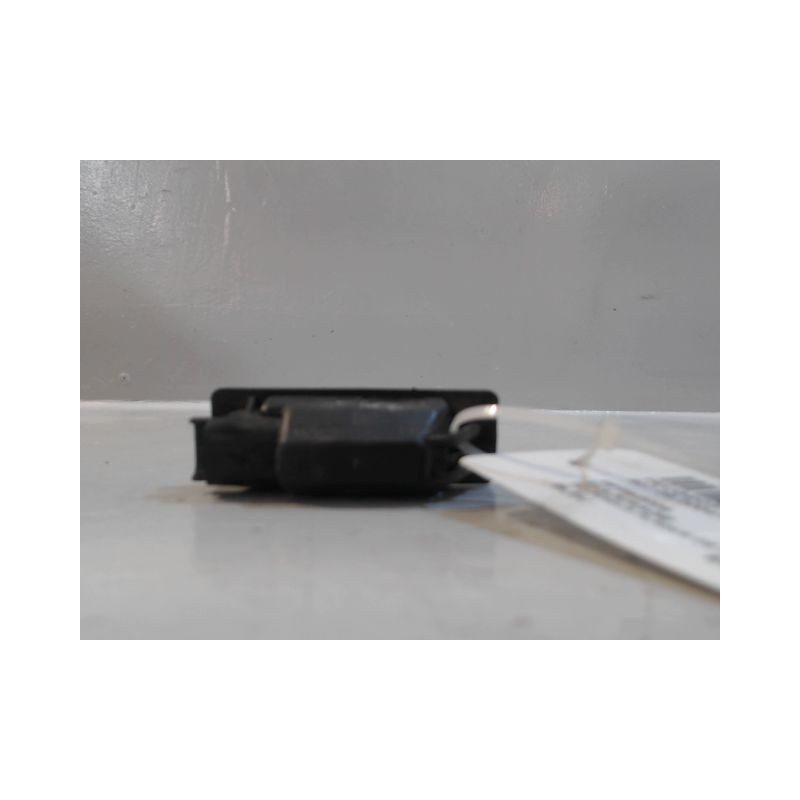 ECLAIREUR PLAQUE DE POLICE DROIT PEUGEOT 607 2004-