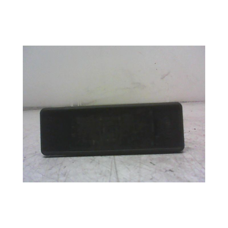ECLAIREUR PLAQUE DE POLICE DROIT PEUGEOT 1007