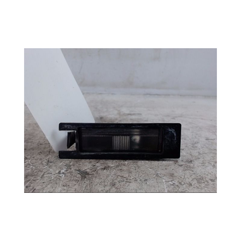ECLAIREUR PLAQUE DE POLICE GAUCHE FIAT PUNTO