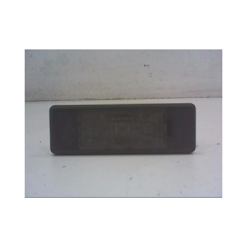ECLAIREUR PLAQUE DE POLICE DROIT PEUGEOT 308 2009-