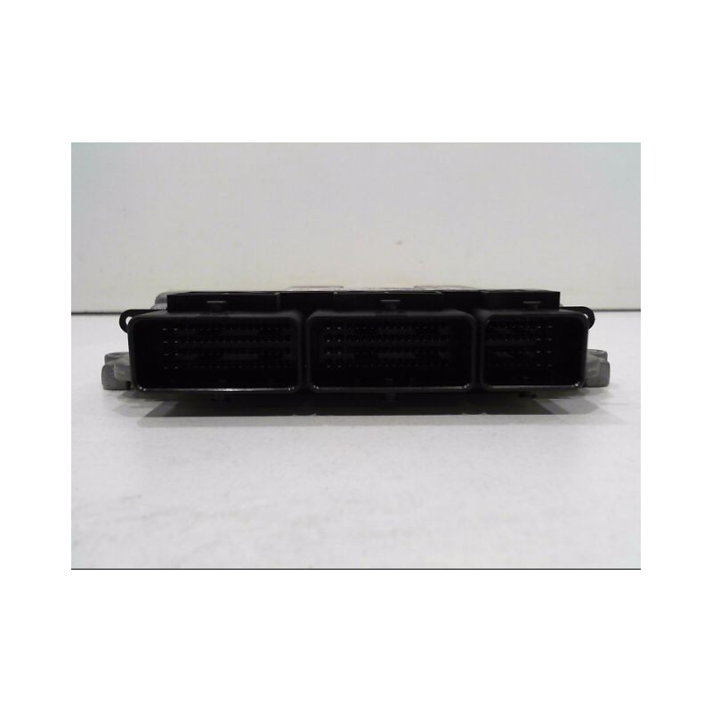 CALCULATEUR MOTEUR RENAULT TWINGO