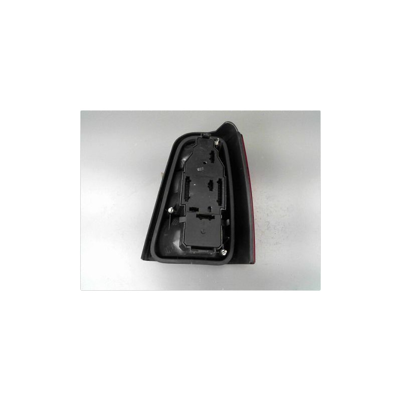FEU ARRIERE GAUCHE  VOLKSWAGEN GOLF III BREAK 94-99