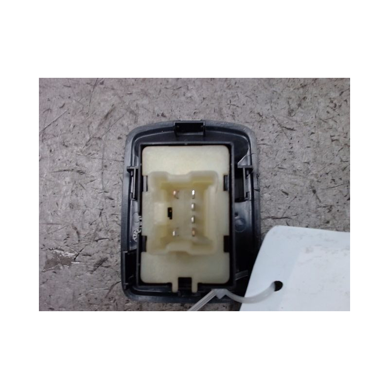 COMMANDE LEVE-GLACE PORTE AVD DACIA LODGY