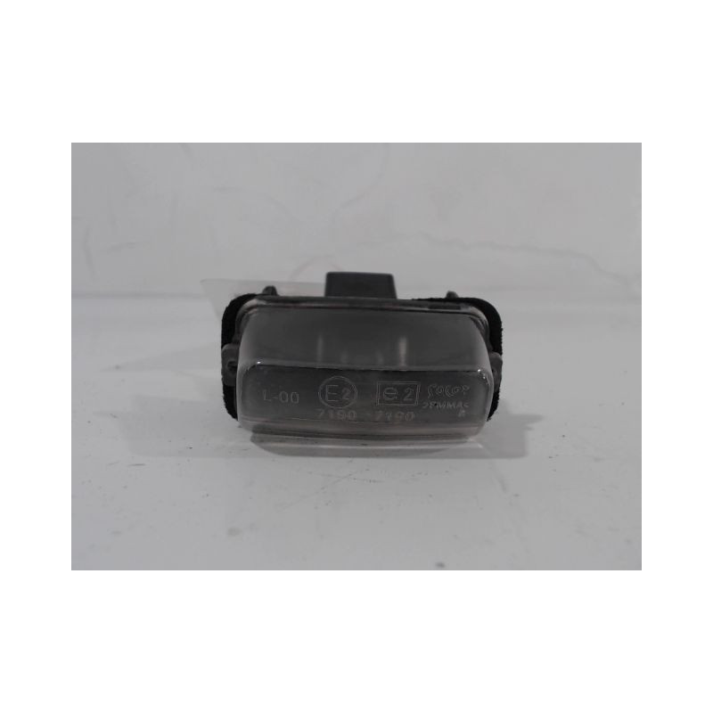 ECLAIREUR PLAQUE DE POLICE DROIT PEUGEOT 207 5P