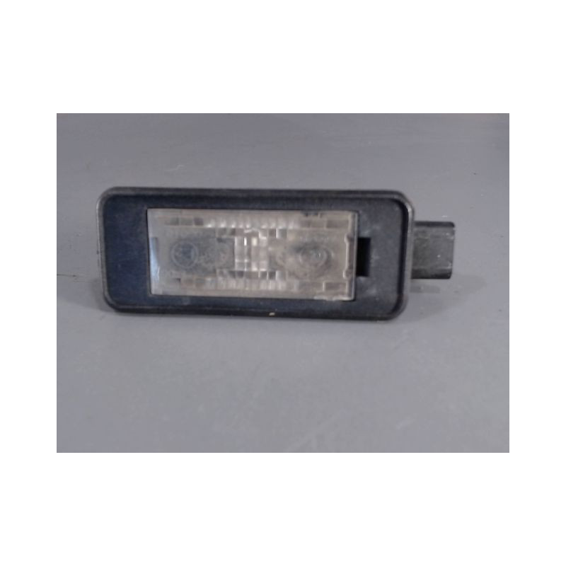 ECLAIREUR PLAQUE DE POLICE GAUCHE PEUGEOT 208