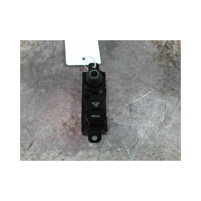COMMANDE AUTORADIO PEUGEOT 208