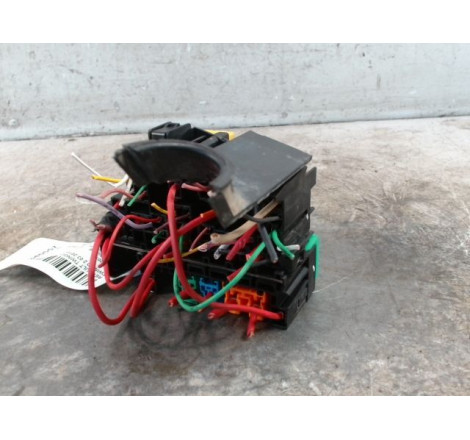 PLATINE FUSIBLE AV