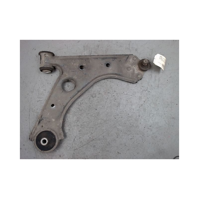 TRIANGLE INFERIEUR AVANT DROIT OPEL CORSA D PHASE 2 GASOIL