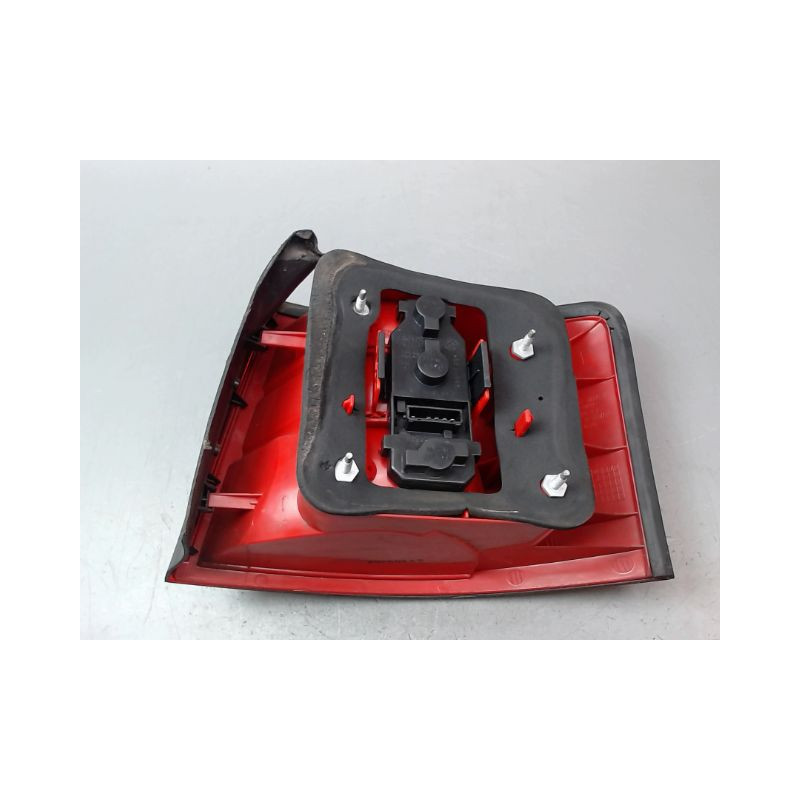 FEU ARRIERE GAUCHE  AUDI A4 AVANT I Phase 2 1999-2001