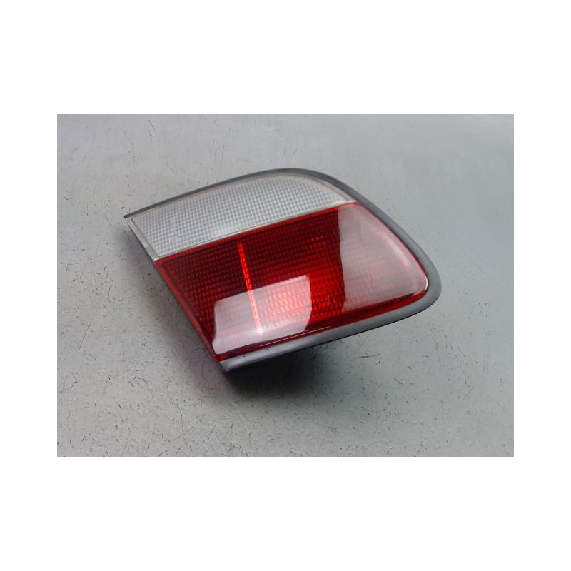 FEU ARRIERE INTERIEUR GAUCHE NISSAN ALMERA I Phase 1 1995-1998