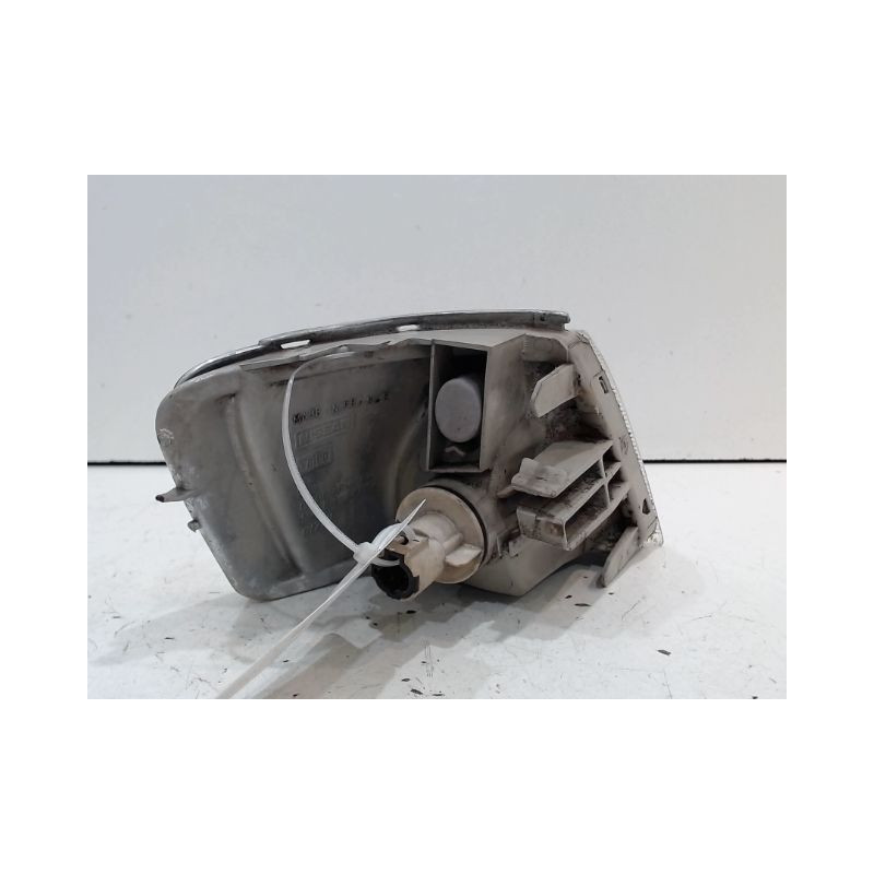 CLIGNOTANT GAUCHE NISSAN PRIMERA