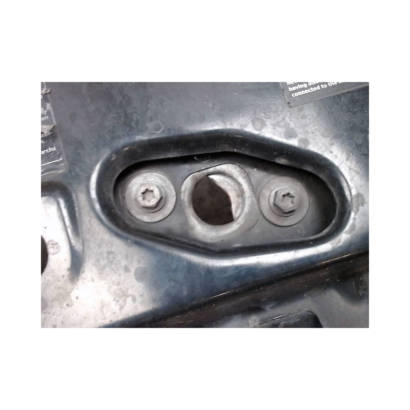 TRAVERSE SUPERIEURE ARMATURE AVANT RENAULT ESPACE