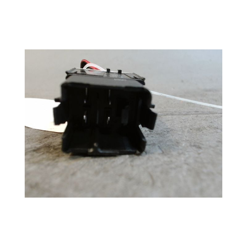 BOUTON DE WARNING VOLKSWAGEN SCIROCCO 2008-