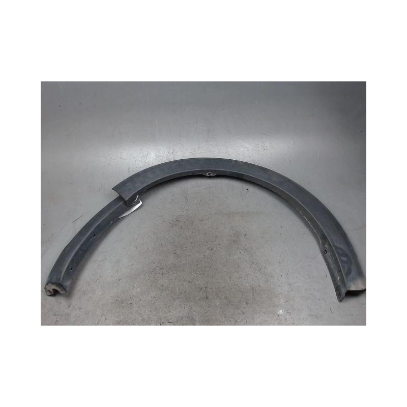 ELARGISSEUR AILE AVANT GAUCHE DACIA SANDERO 2008-