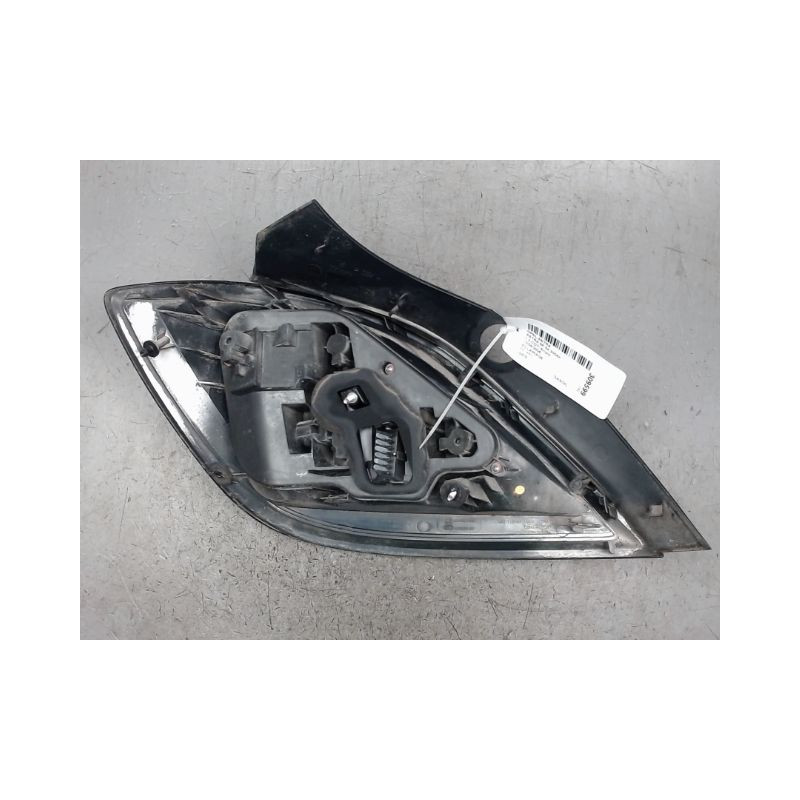 FEU ARRIERE DROIT OPEL ASTRA 2004-