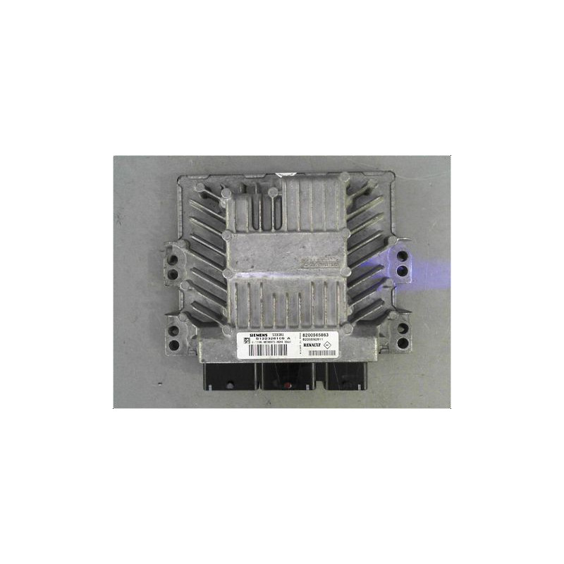 CALCULATEUR MOTEUR RENAULT SCENIC II PH1 02-06