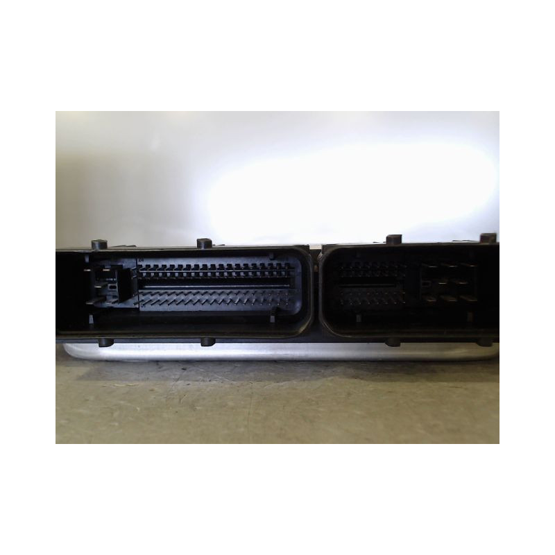 CALCULATEUR MOTEUR VOLKSWAGEN PASSAT