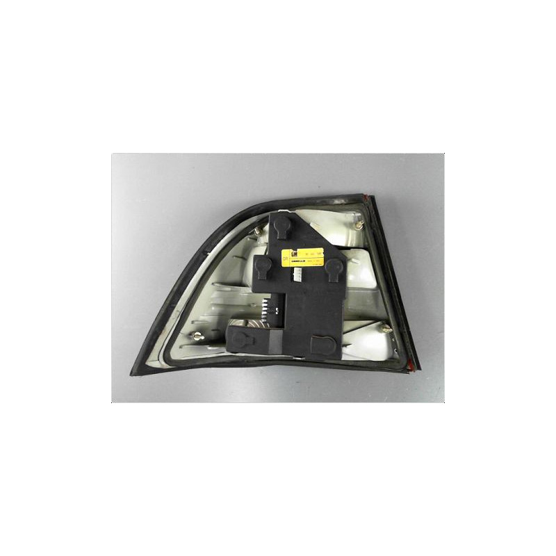 FEU ARRIERE DROIT OPEL VECTRA 95-99