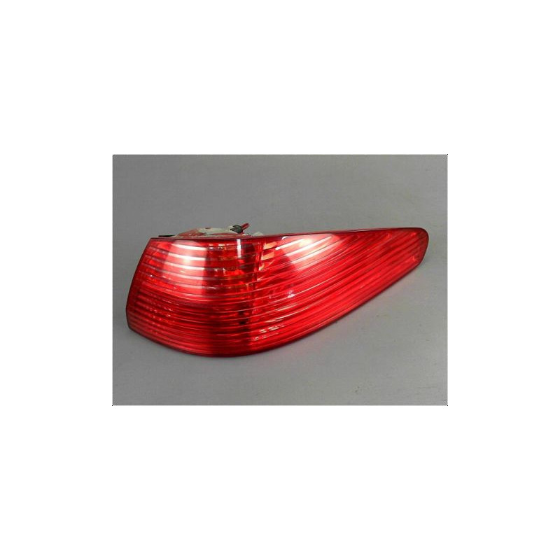 FEU ARRIERE DROIT PEUGEOT 607 99-2004