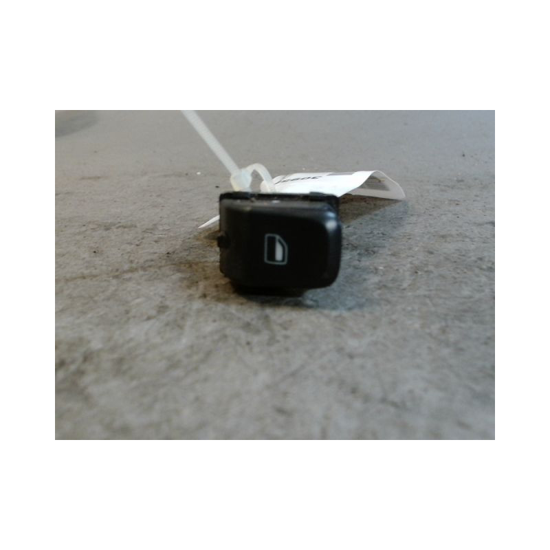 COMMANDE LEVE-GLACE PORTE ARG AUDI Q5