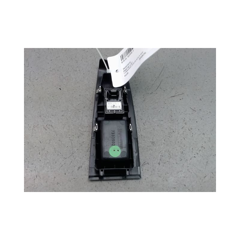 COMMANDE LEVE-GLACE PORTE AVD B.M.W. SERIE 2