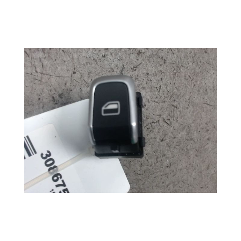 COMMANDE LEVE-GLACE PORTE ARG AUDI Q3