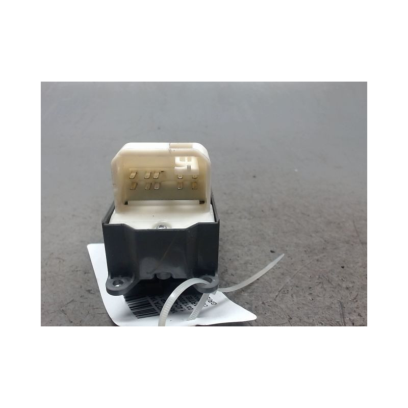 COMMANDE LEVE-GLACE PORTE AVG TOYOTA YARIS 2005-
