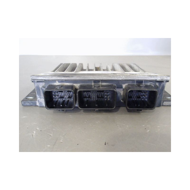 CALCULATEUR MOTEUR RENAULT THALIA