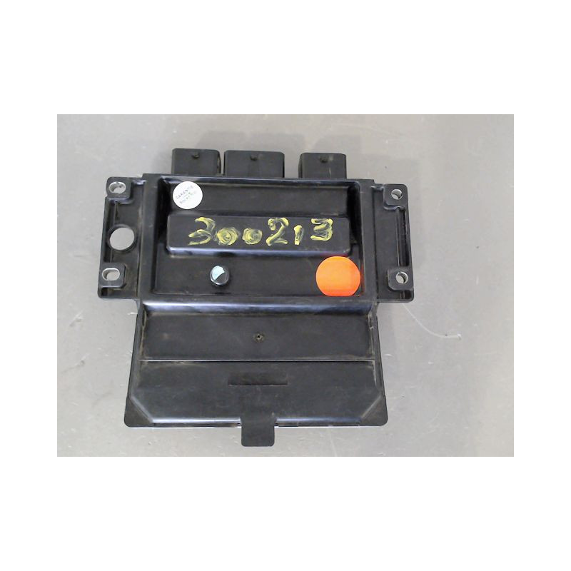 CALCULATEUR MOTEUR RENAULT CLIO