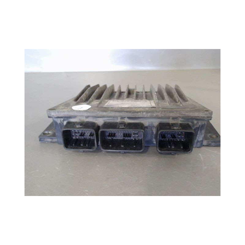 CALCULATEUR MOTEUR RENAULT CLIO