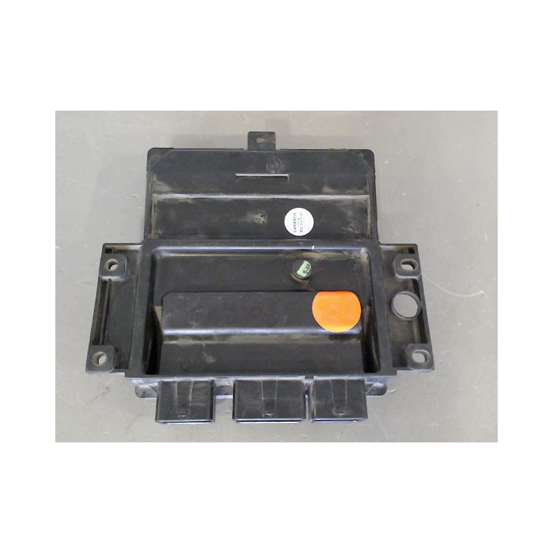 CALCULATEUR MOTEUR RENAULT CLIO