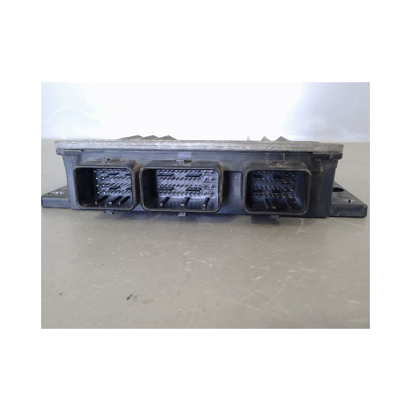 CALCULATEUR MOTEUR RENAULT SCENIC II PH1 02-06