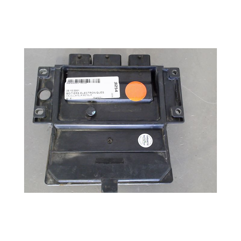 CALCULATEUR MOTEUR RENAULT CLIO