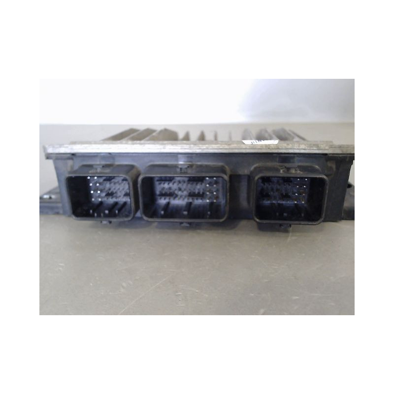 CALCULATEUR MOTEUR RENAULT MEGANE