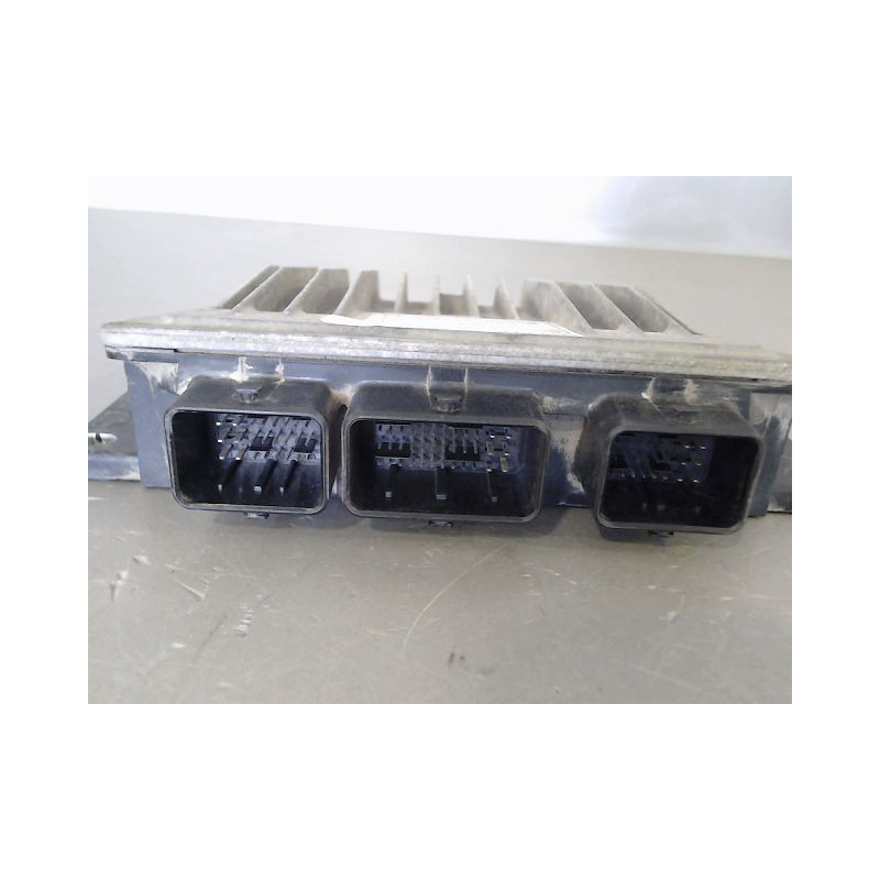 CALCULATEUR MOTEUR RENAULT KANGOO