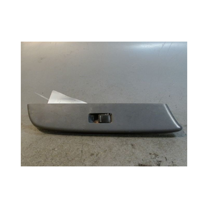 COMMANDE LEVE-GLACE PORTE AVD NISSAN KING-CAB
