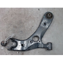 TRIANGLE INFERIEUR AVANT DROIT TOYOTA AURIS