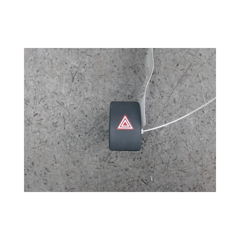 BOUTON DE WARNING TOYOTA C-HR