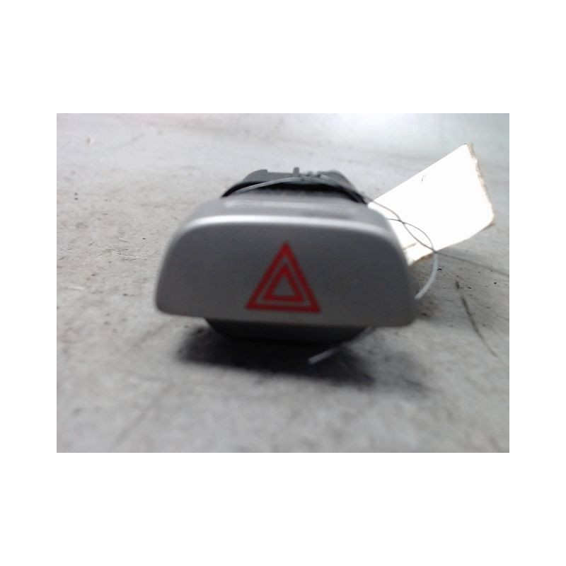 BOUTON DE WARNING FORD FOCUS 2 PHASE 2 GASOIL
