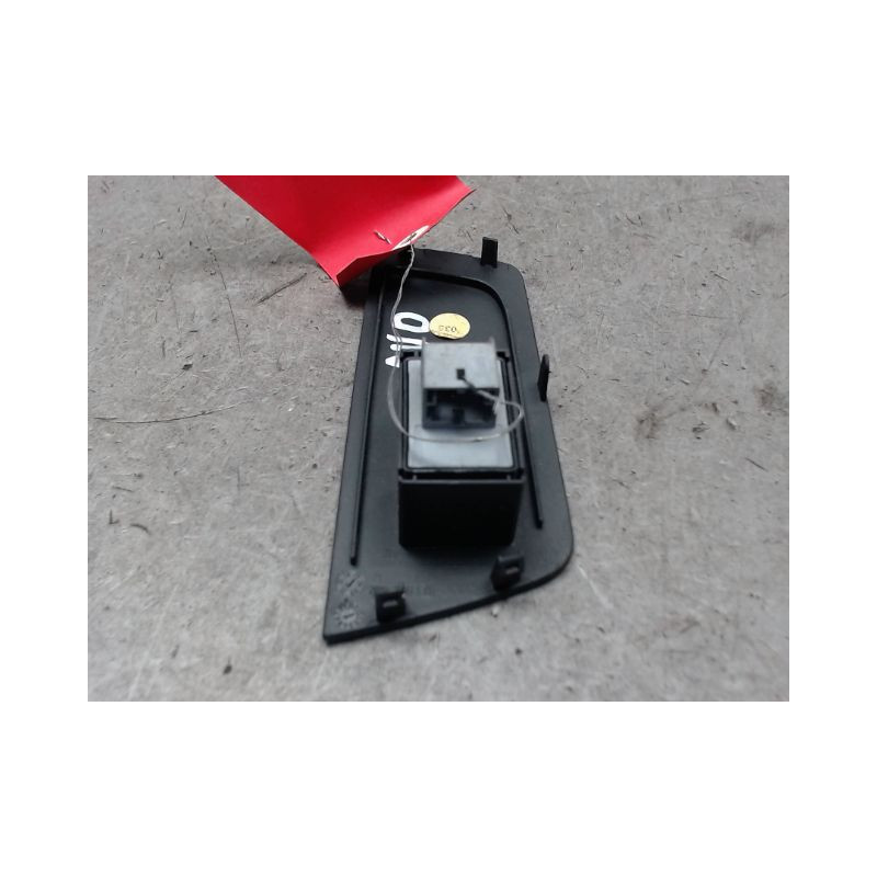 COMMANDE LEVE-GLACE PORTE AVD AUDI A1 PHASE 1 ESSENCE