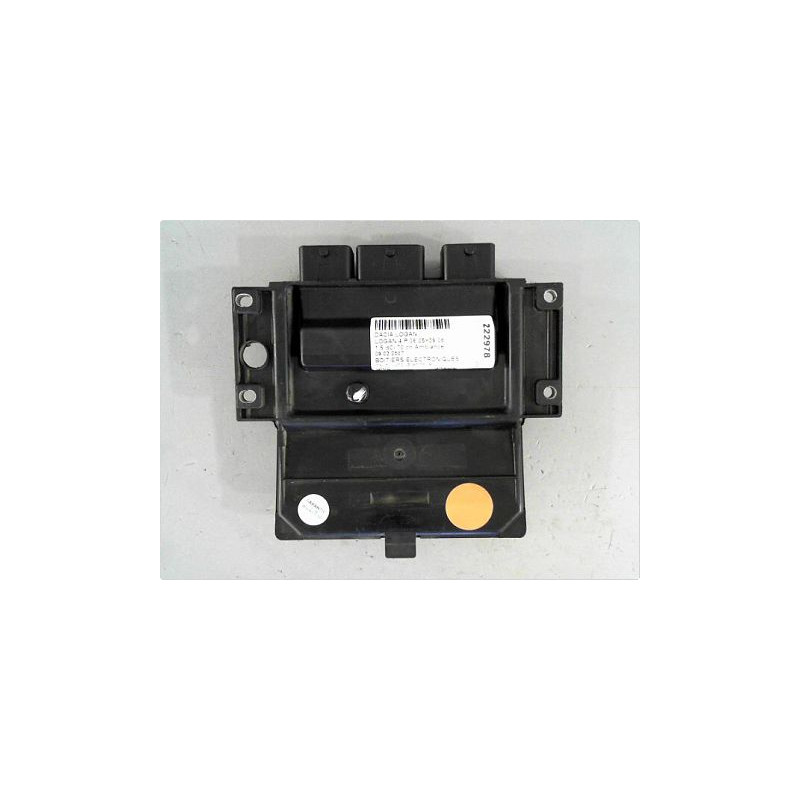 CALCULATEUR MOTEUR DACIA LOGAN 4 P 05-08