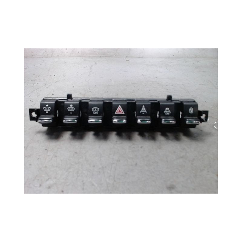 BOUTON DE WARNING PEUGEOT 3008
