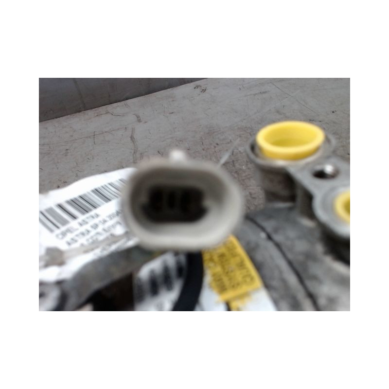 COMPRESSEUR AIR CONDITIONNE OPEL ASTRA 2004-