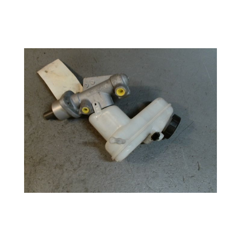 MAITRE CYLINDRE RENAULT TWINGO 2 PHASE 1 ESSENCE