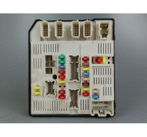PLATINE FUSIBLE AV