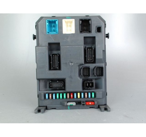 PLATINE FUSIBLE AV