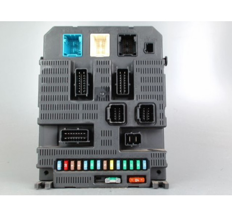 PLATINE FUSIBLE AV
