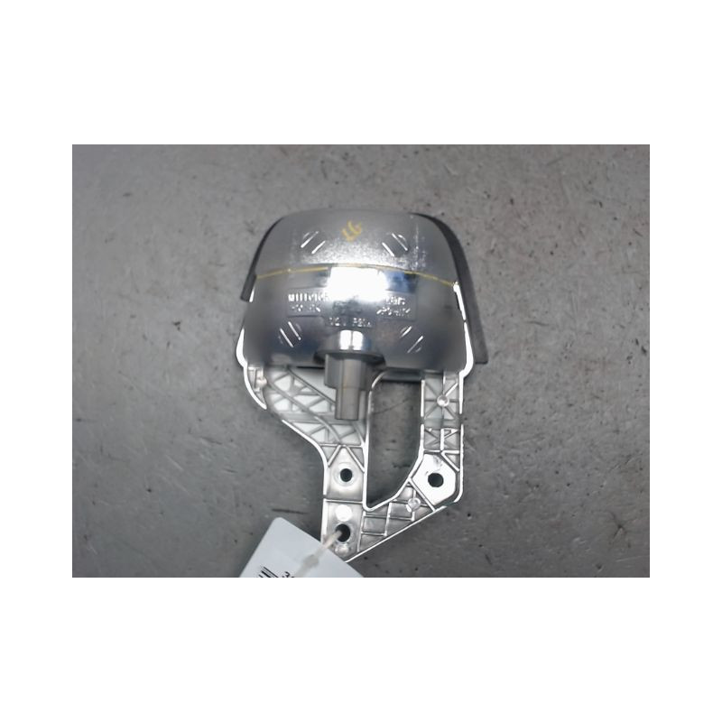 FEUX STOP SUPPLEMENTAIRE TOYOTA AVENSIS 2003-